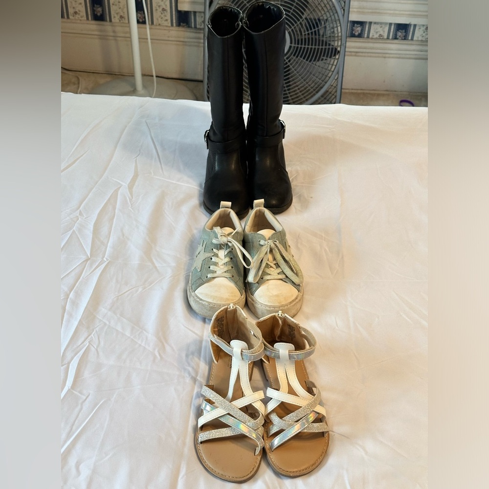 Girls Shoe Lot Size 2
